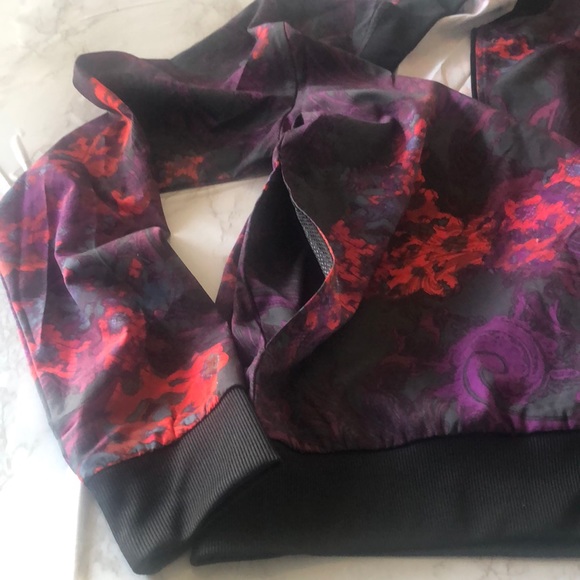 Light weight Fabletics jacket - Picture 5 of 6